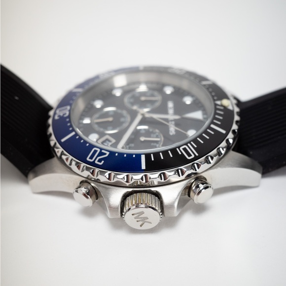 Michael Kors Everest Silicone Navy Black Watch MK8365 - Picture 7 of 13